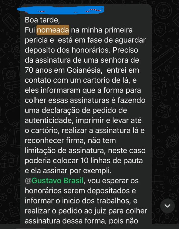 Aluna nomeada em sua primeira perícia conversando sobre a coleta de padrões